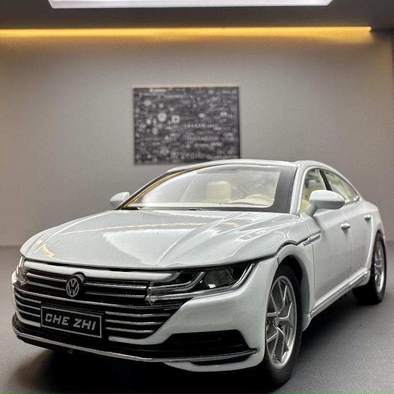 Decor Lighting Returns - 1:32 Maßstab Legierungsauto-Modell 132CC Sechstüriges Sound-